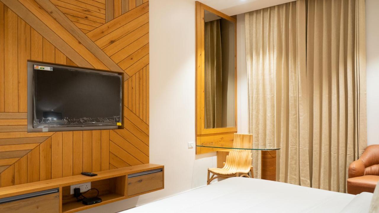 Clarks Inn Suites Kangra Luaran gambar