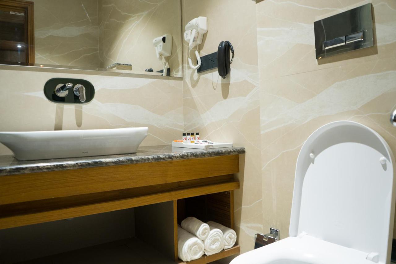 Clarks Inn Suites Kangra Luaran gambar