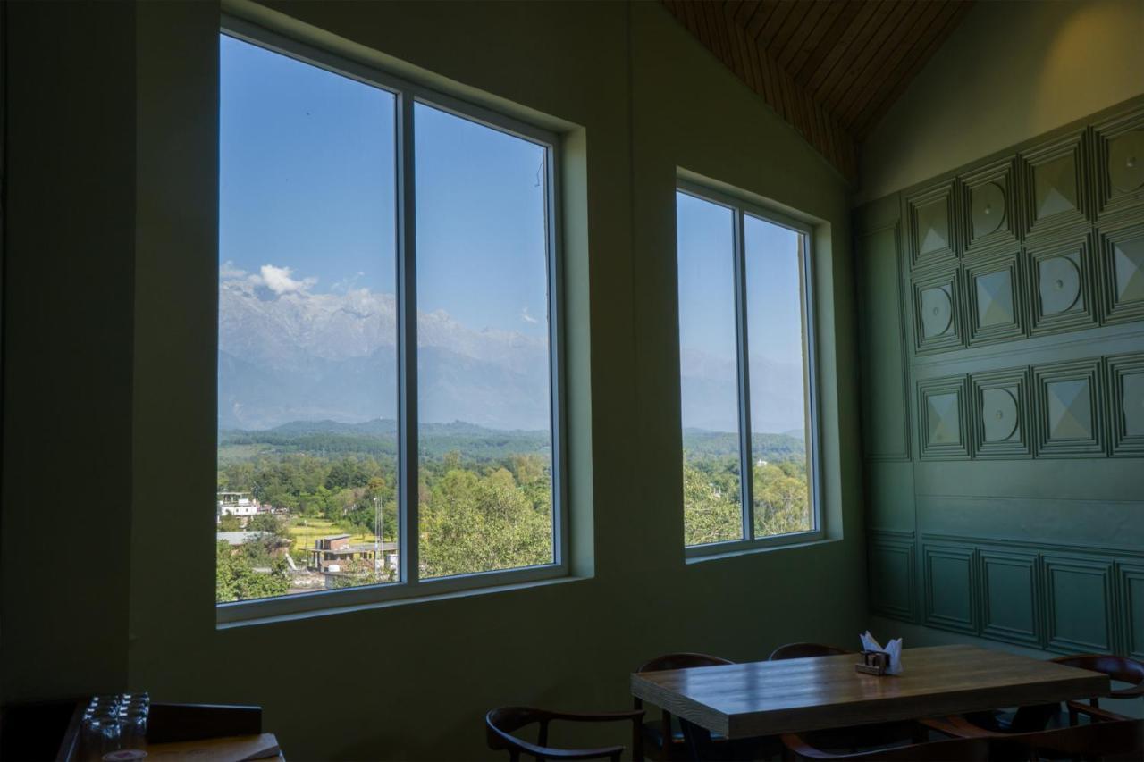 Clarks Inn Suites Kangra Luaran gambar