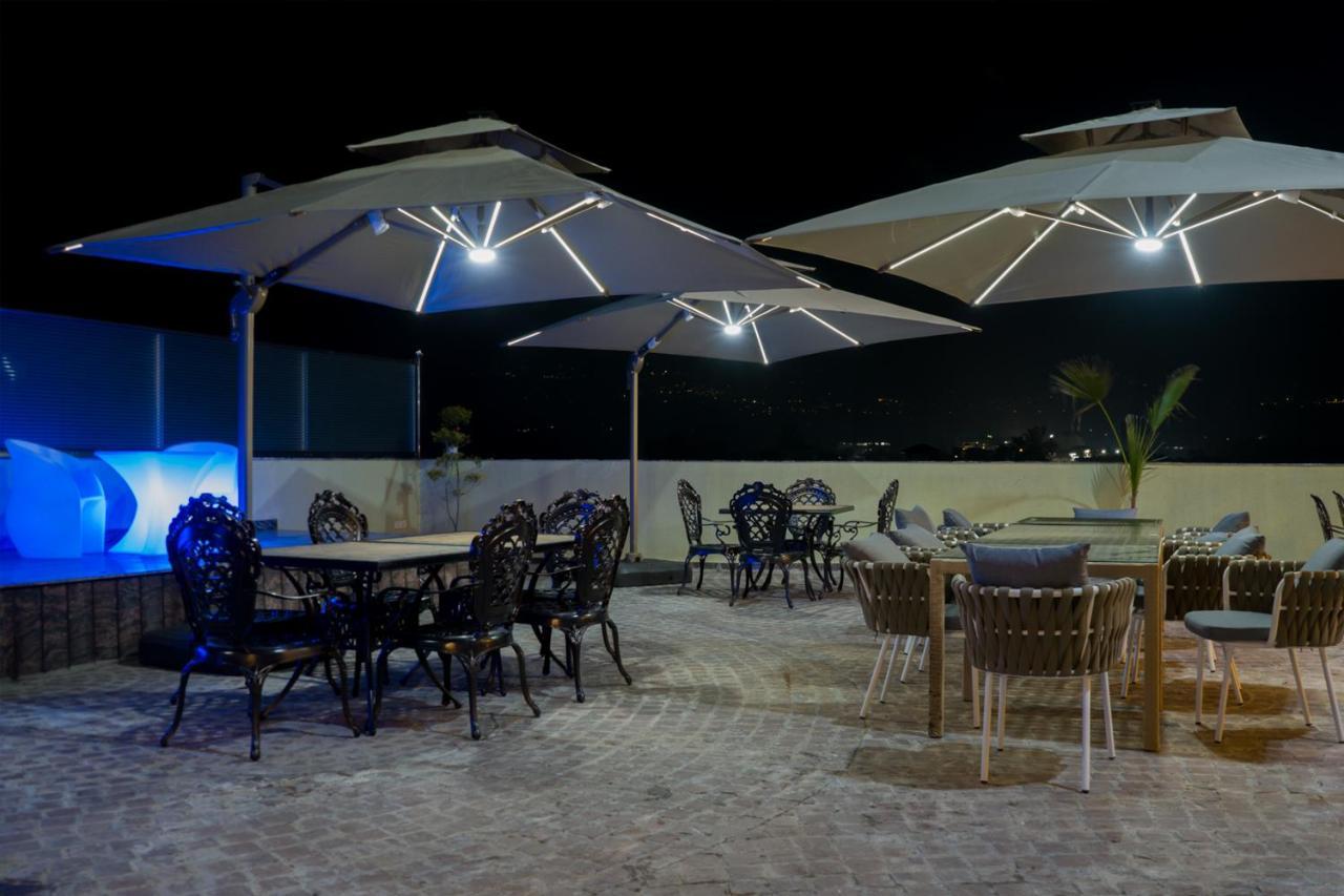 Clarks Inn Suites Kangra Luaran gambar