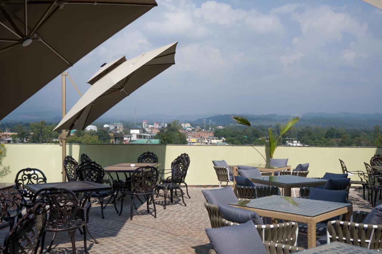 Clarks Inn Suites Kangra Luaran gambar