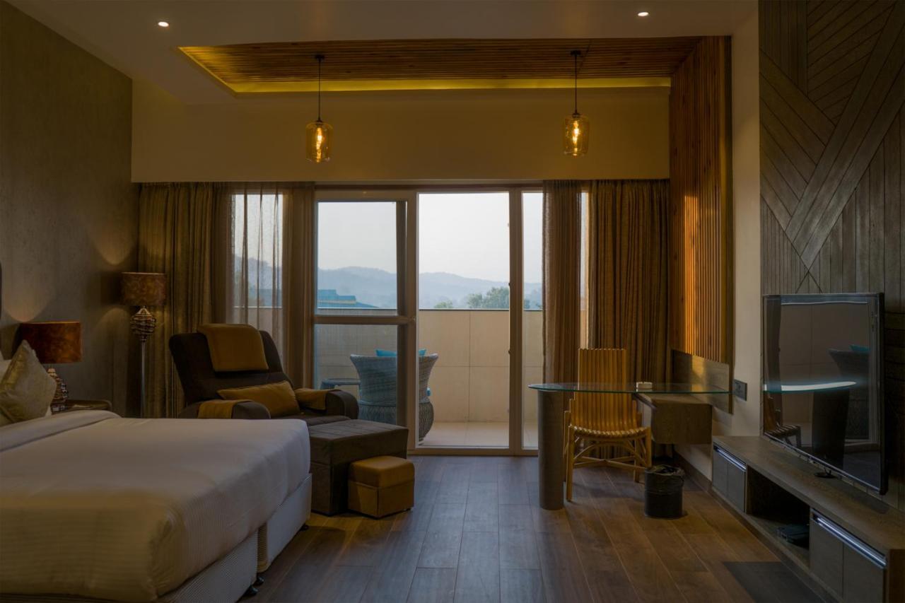 Clarks Inn Suites Kangra Luaran gambar