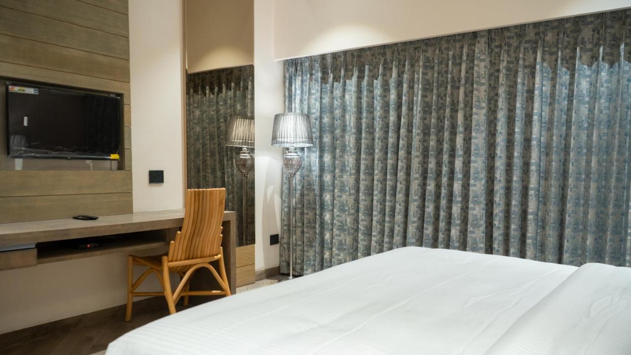 Clarks Inn Suites Kangra Luaran gambar