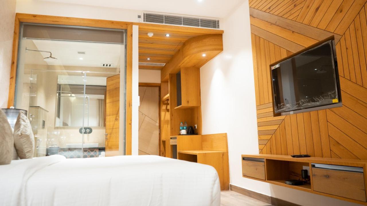Clarks Inn Suites Kangra Luaran gambar
