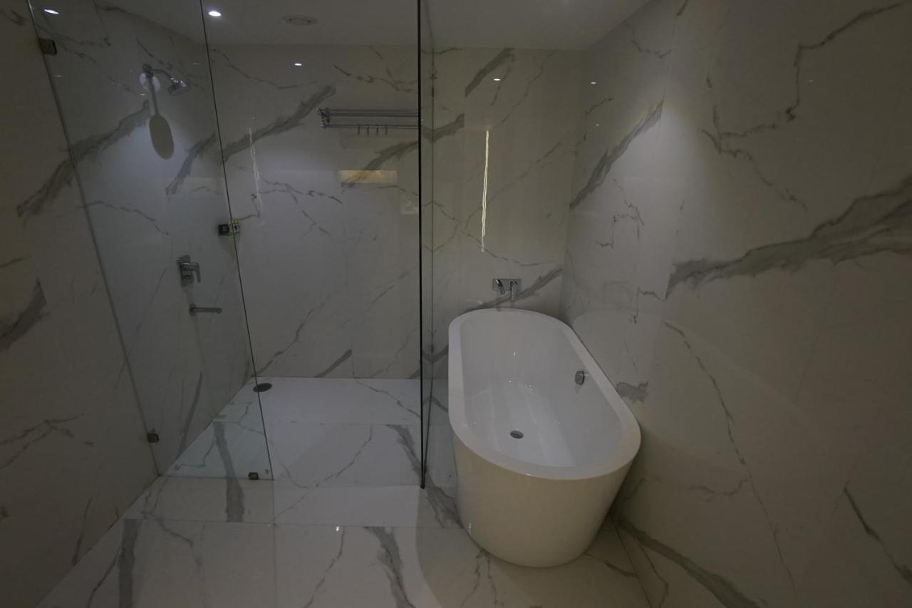 Clarks Inn Suites Kangra Luaran gambar